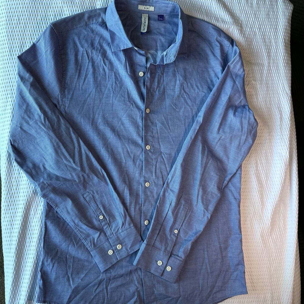 Artefact Men’s size Medium slim fit Blue geometric button-up long sleeve shirt